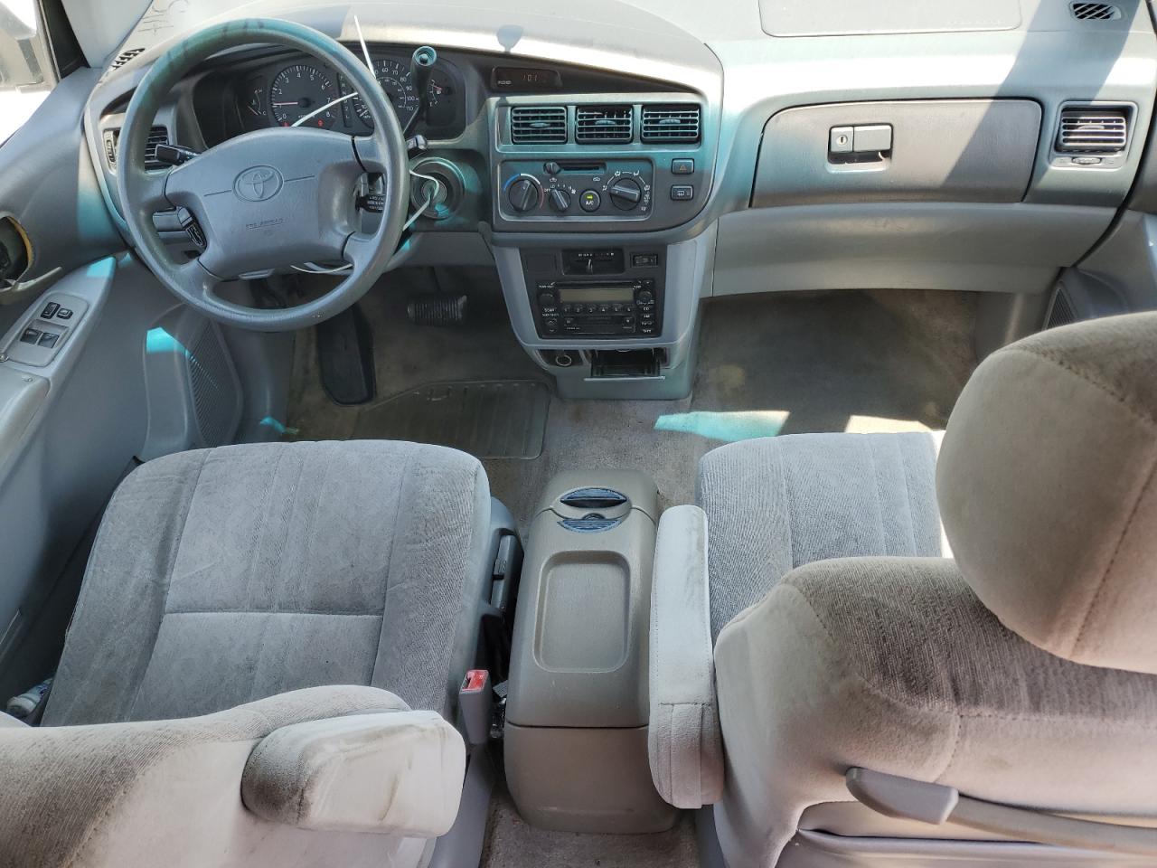 4T3ZF13C5YU189415 2000 Toyota Sienna Le