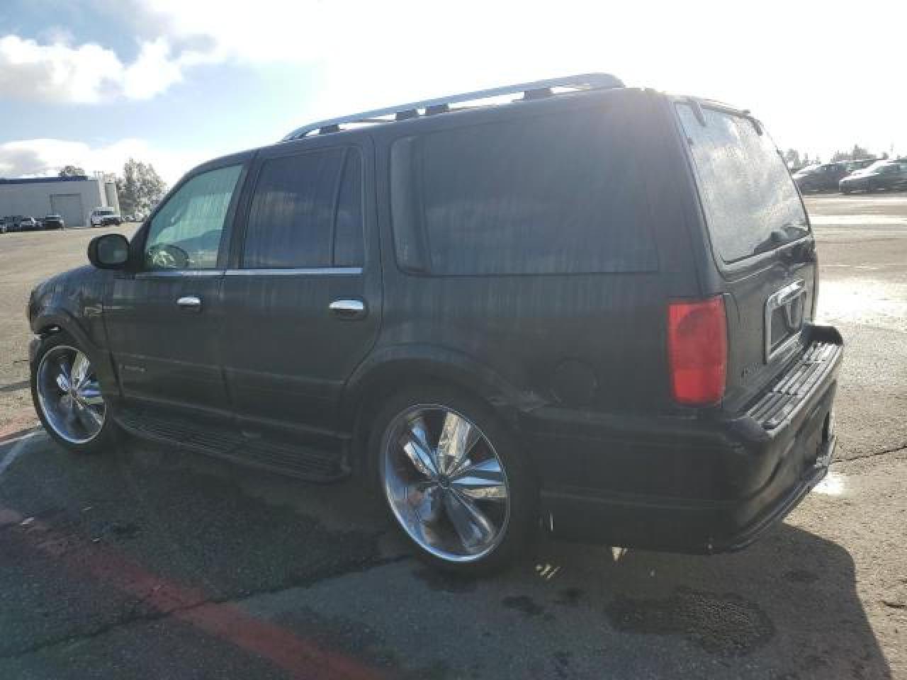 5LMEU27R51LJ09055 2001 Lincoln Navigator