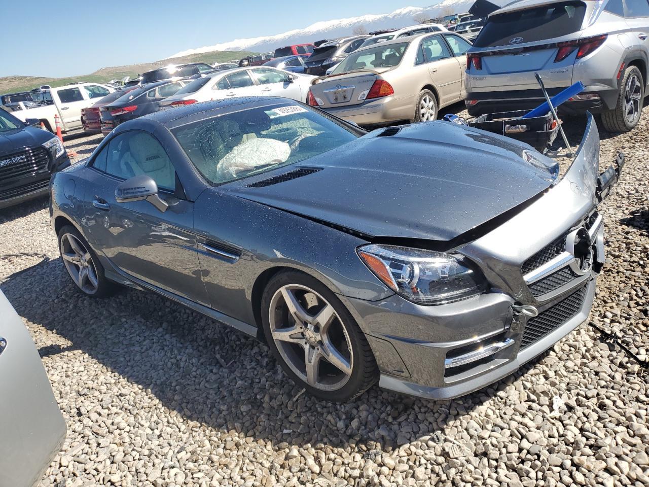 2016 Mercedes-Benz Slk 300 vin: WDDPK3JA9GF120071