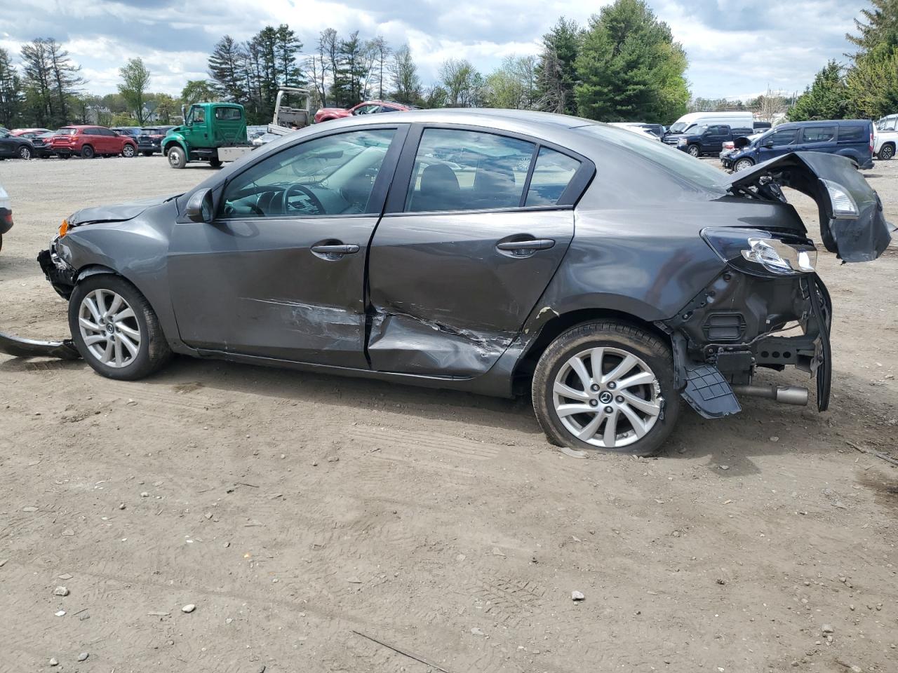 JM1BL1WP1D1822235 2013 Mazda 3 I