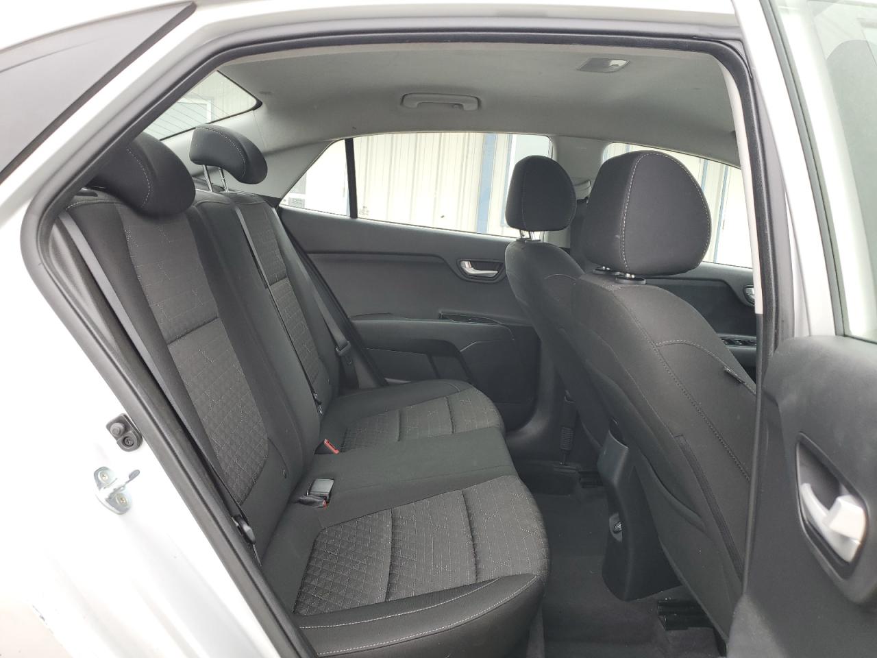 3KPA24AD4ME402334 2021 Kia Rio Lx