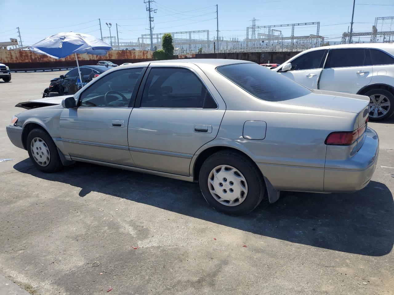 JT2BG28K2X0305962 1999 Toyota Camry Le