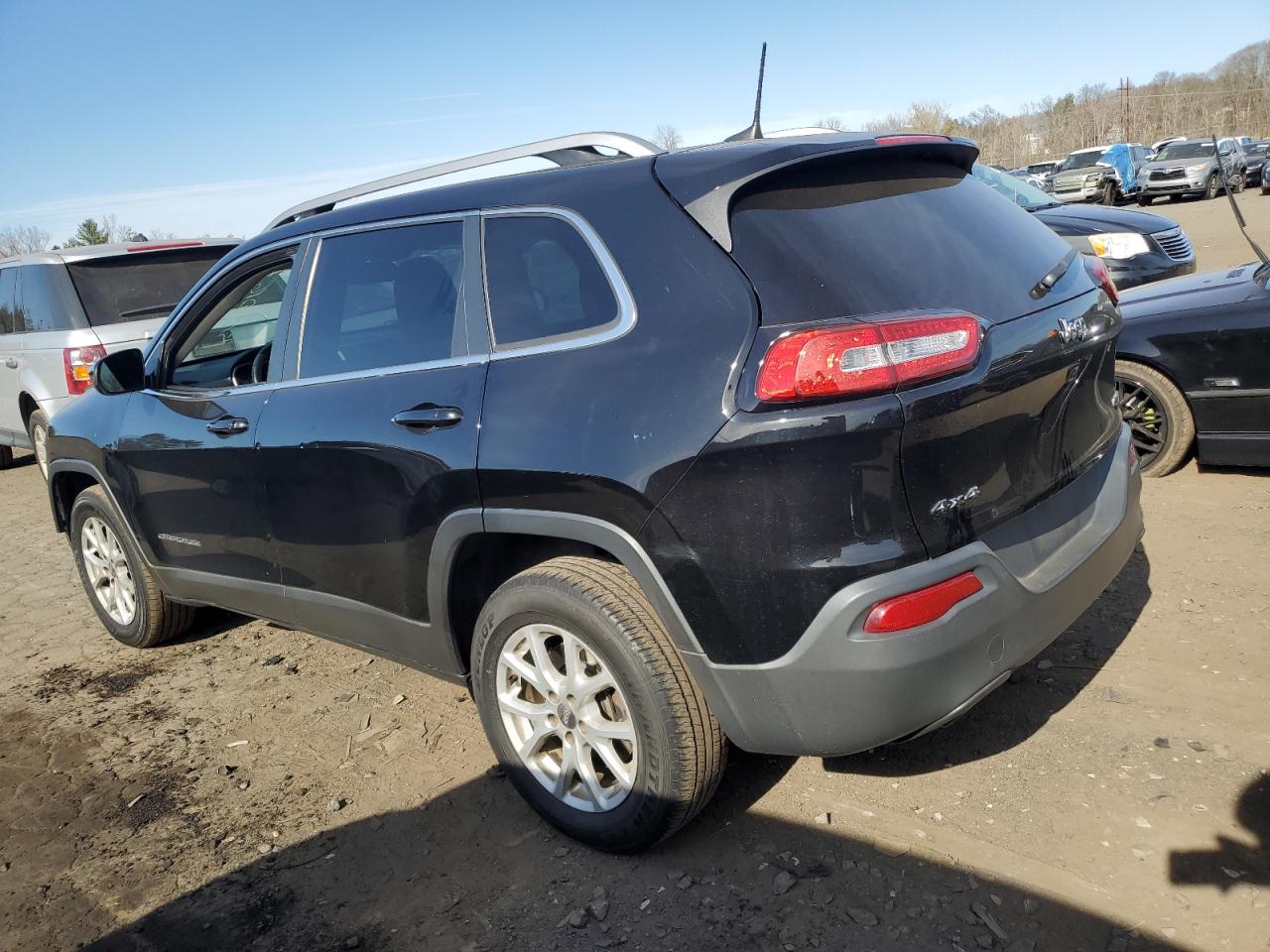 1C4PJMCB9HW557191 2017 Jeep Cherokee Latitude