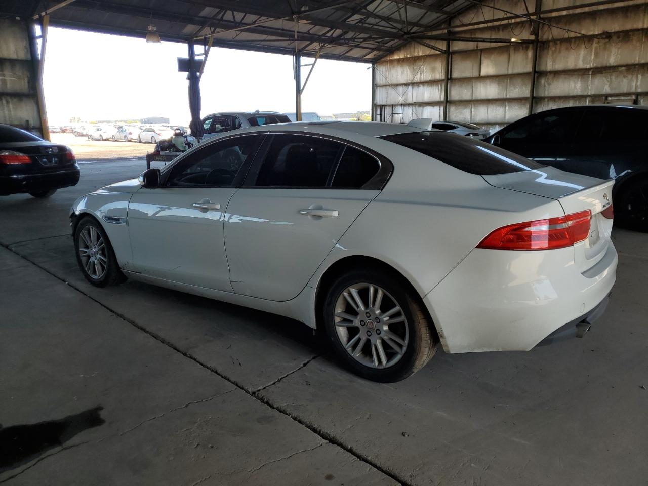 SAJAD4FX9JCP25540 2018 Jaguar Xe Premium