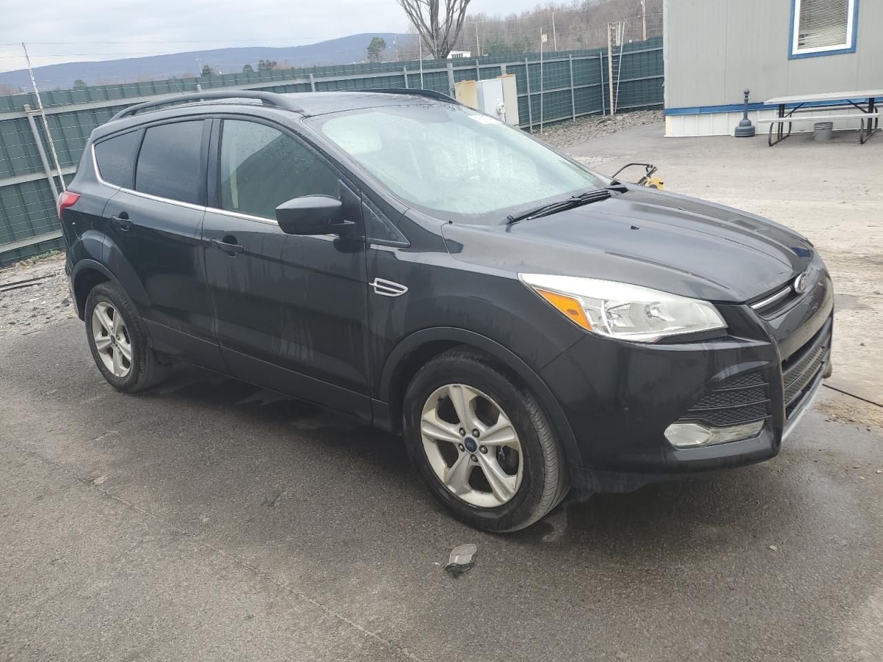 1FMCU9G9XFUA73156 2015 Ford Escape Se