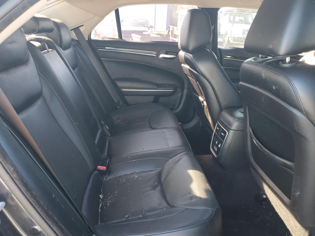 2C3CCAEG2GH324562 2016 Chrysler 300C