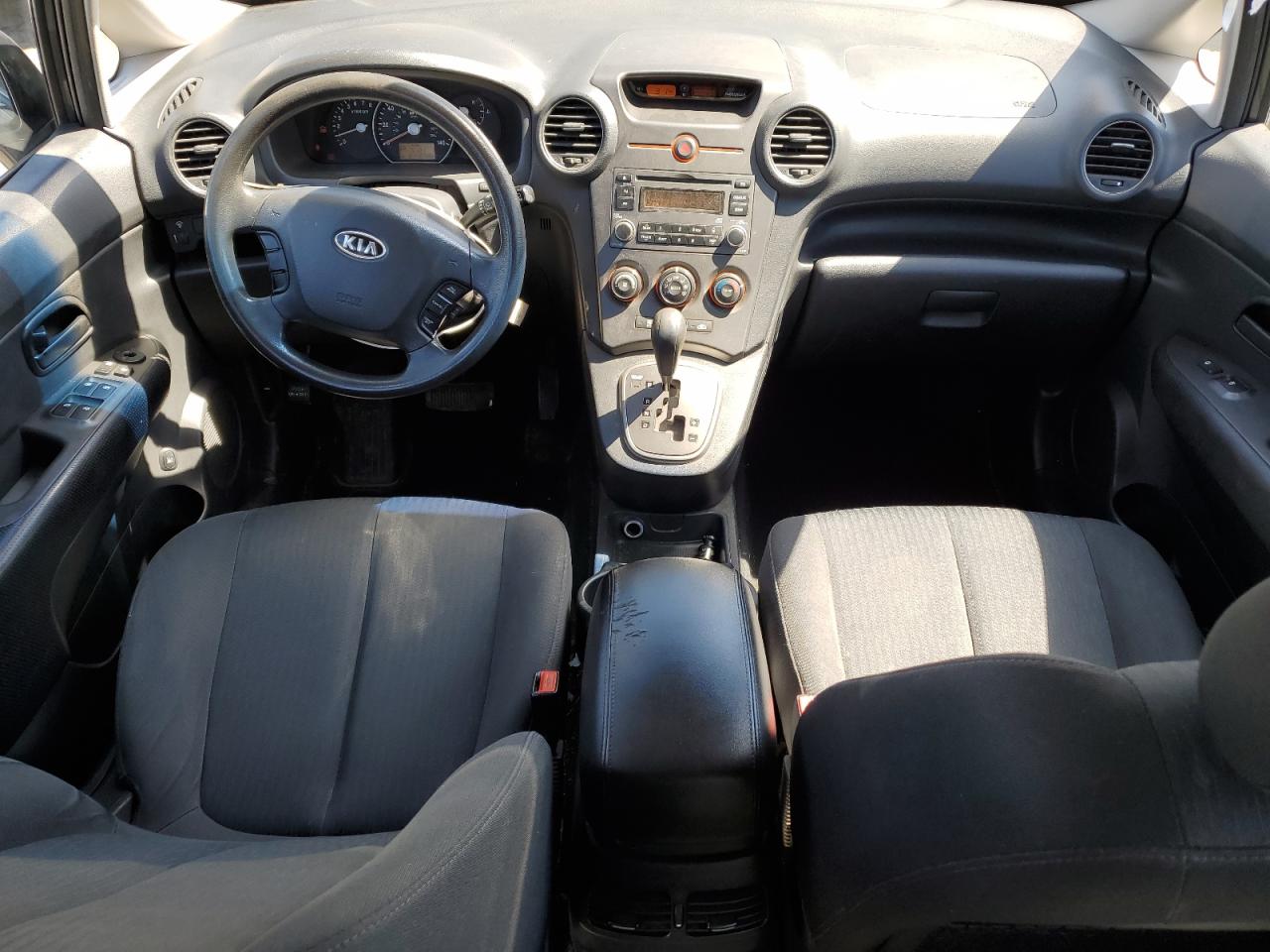 KNAFG526587207214 2008 Kia Rondo Lx