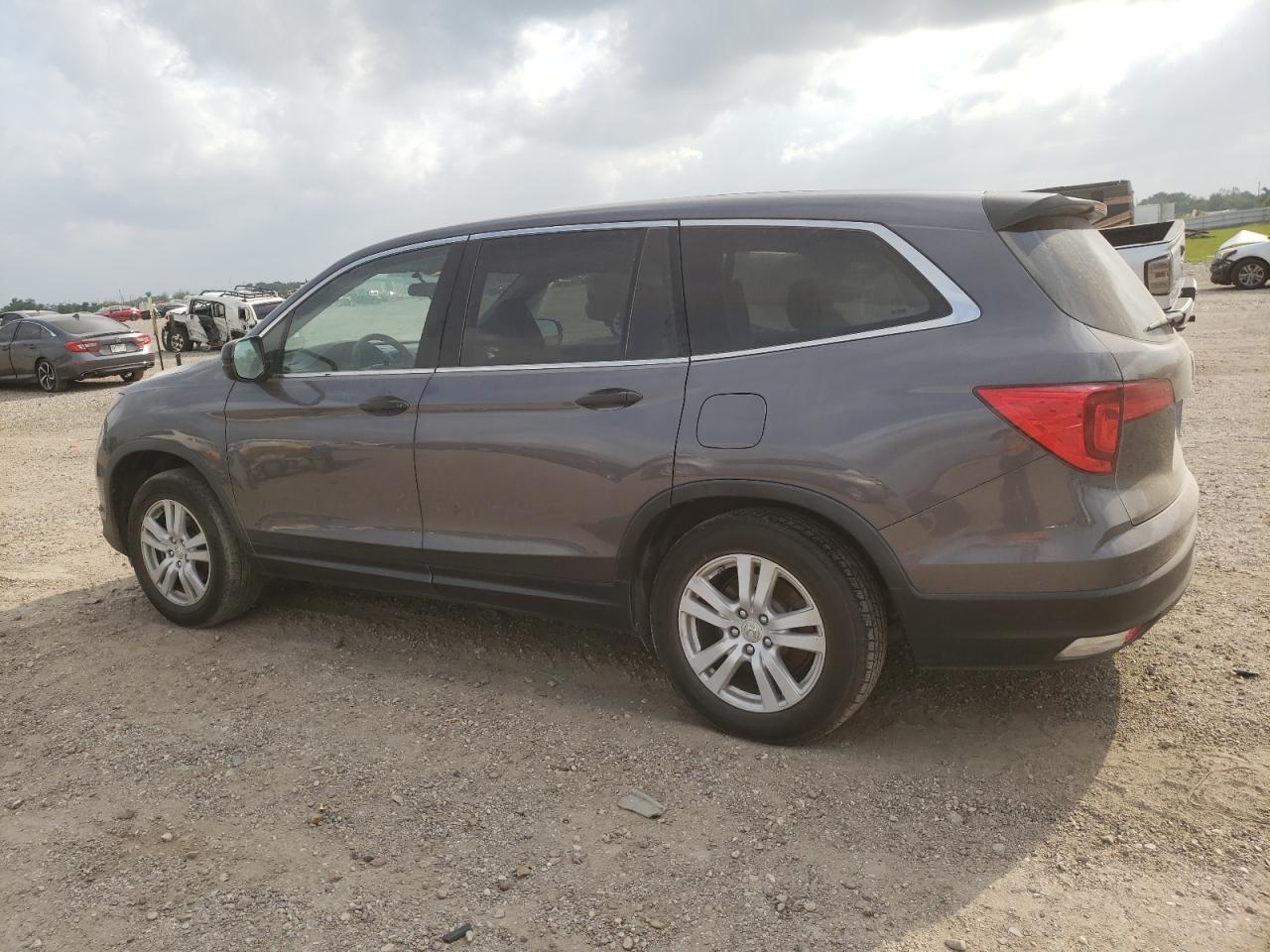 5FNYF5H10HB041298 2017 Honda Pilot Lx