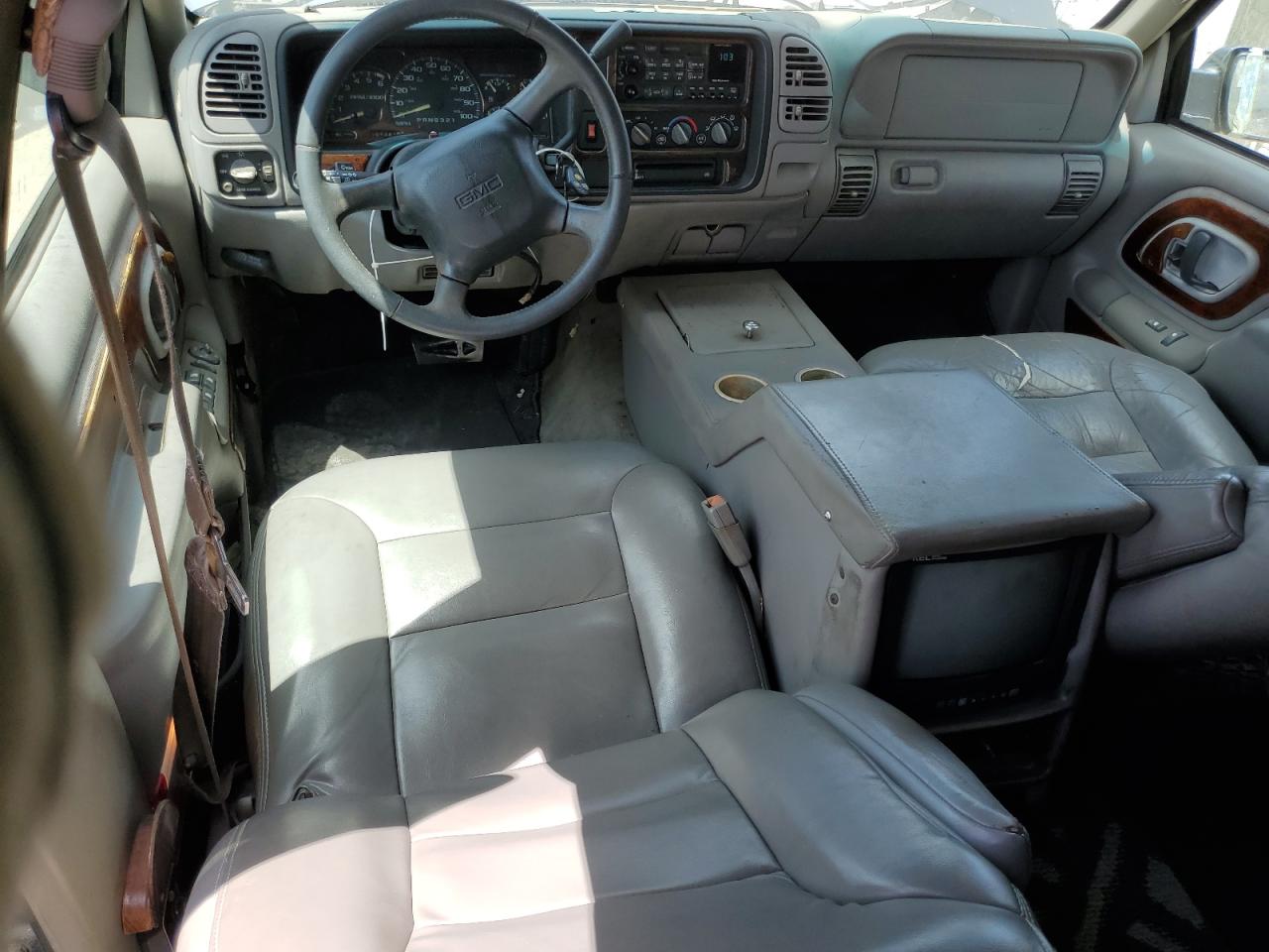 1GKEC16R0XJ707908 1999 GMC Suburban C1500