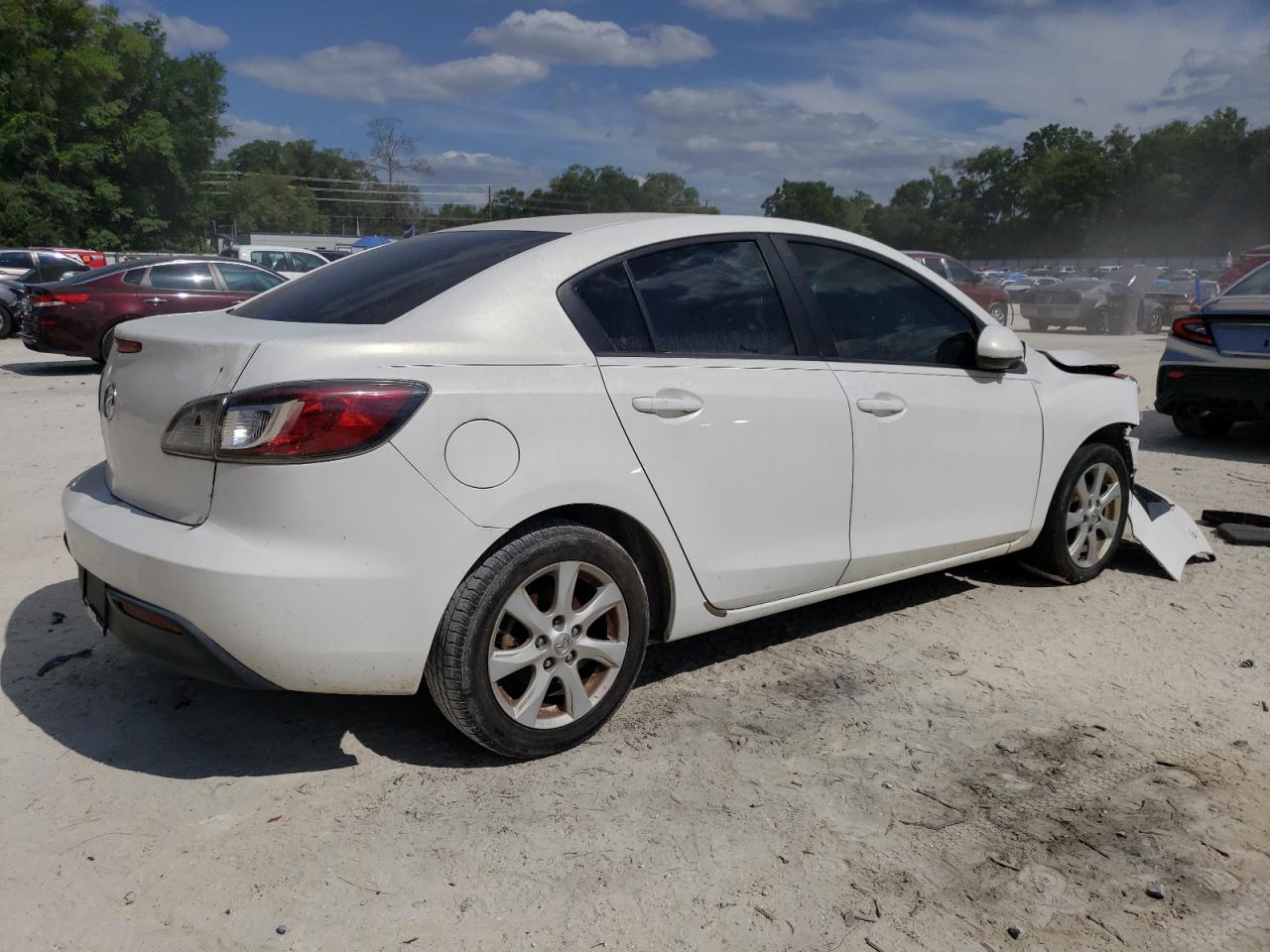 JM1BL1VF9B1360190 2011 Mazda 3 I