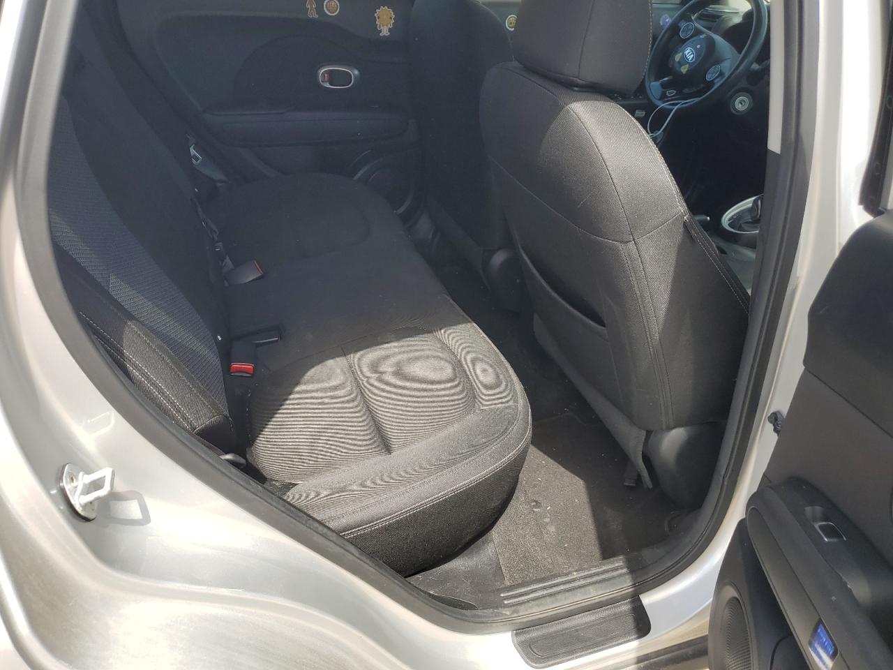 KNDJP3A52J7510628 2018 Kia Soul +