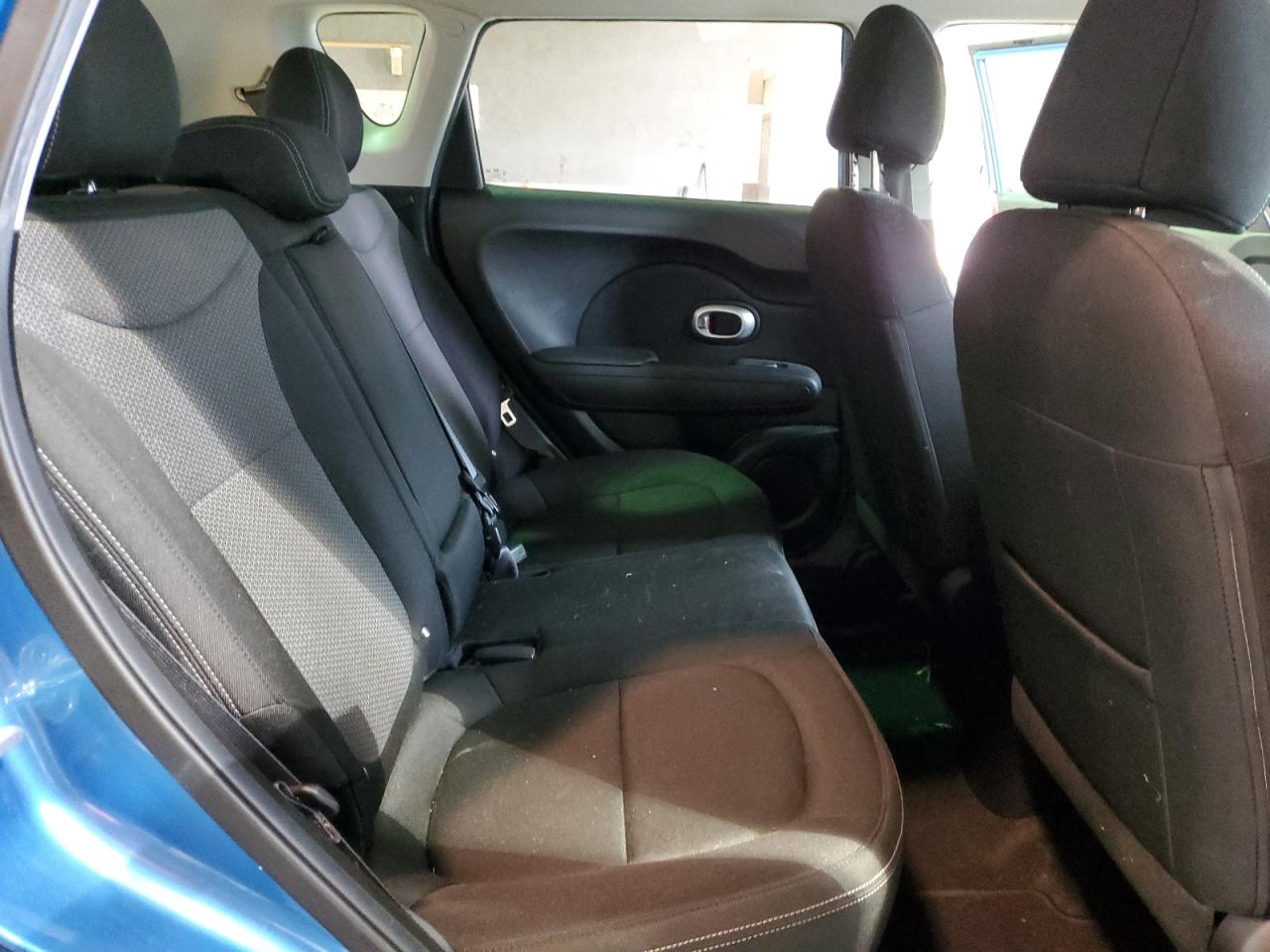 KNDJP3A51H7500814 2017 Kia Soul +