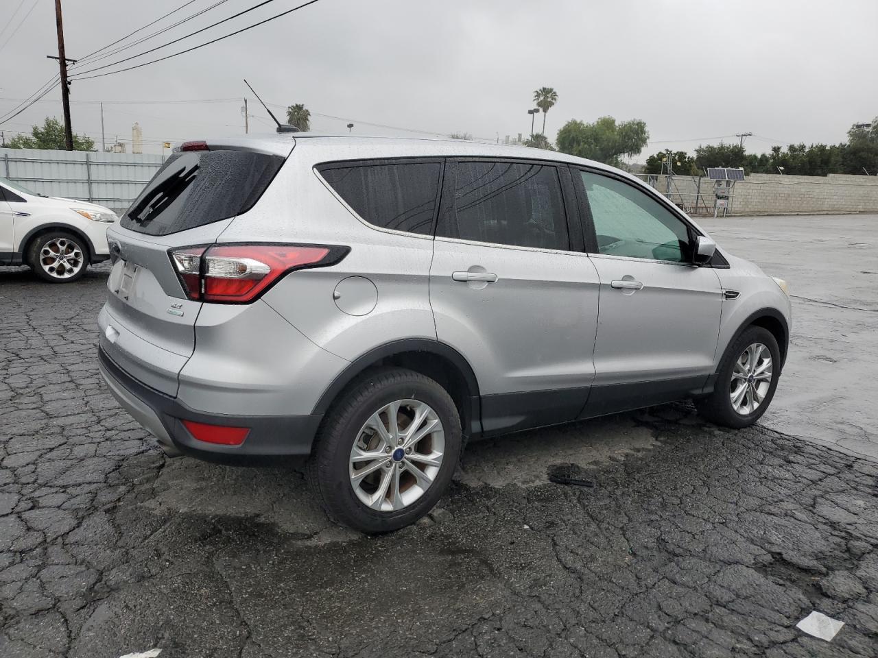 1FMCU0GD3HUC35065 2017 Ford Escape Se