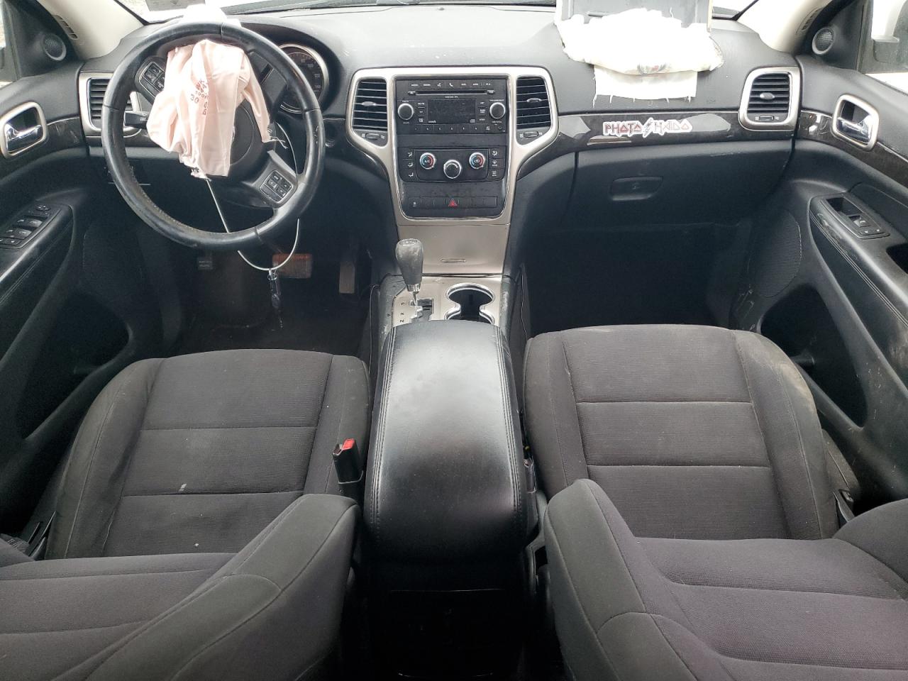 1J4RR4GG4BC571963 2011 Jeep Grand Cherokee Laredo