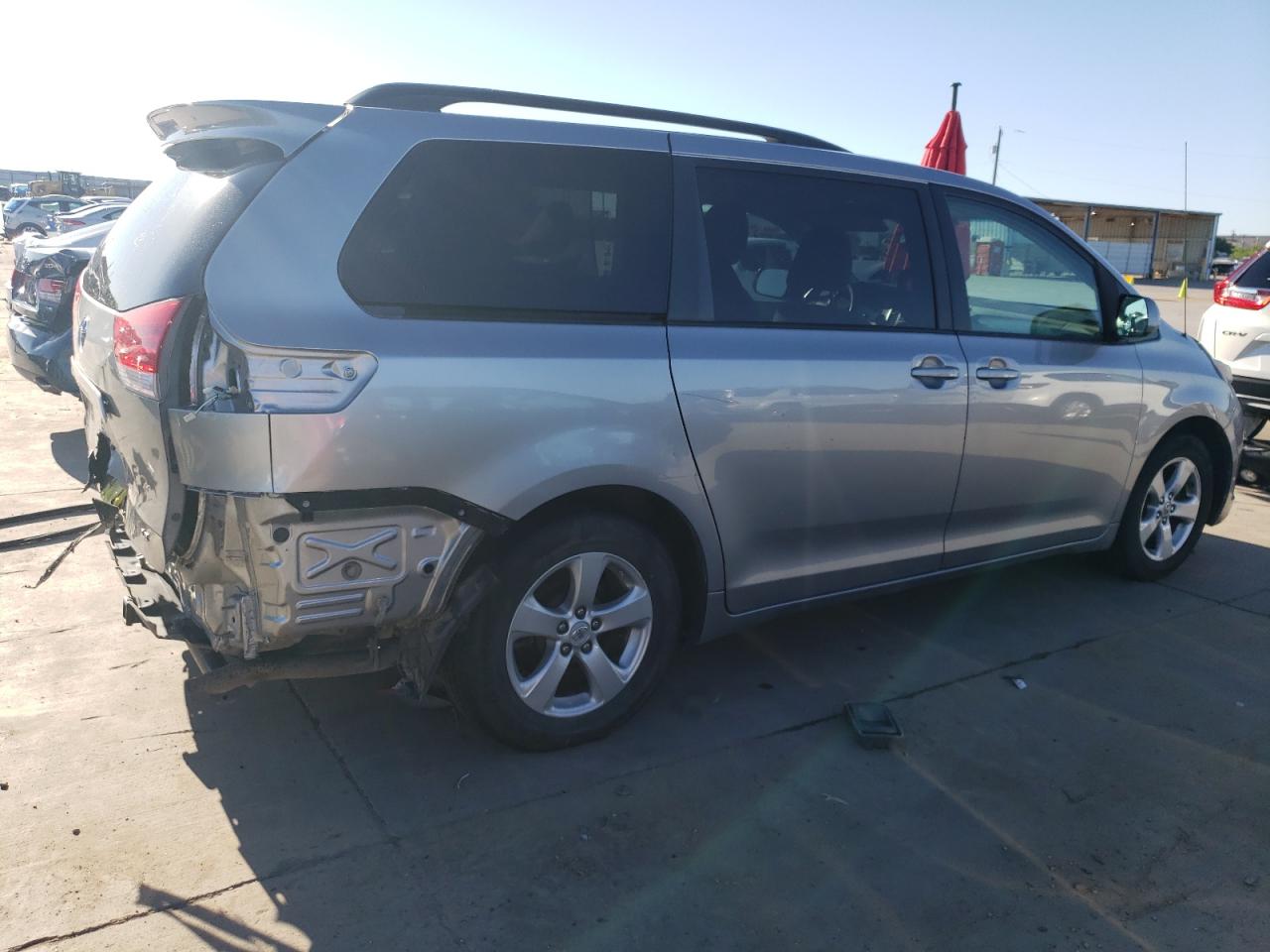 5TDKK3DC4BS025699 2011 Toyota Sienna Le