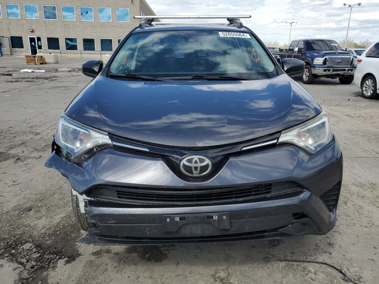 2017 Toyota Rav4 Le vin: JTMBFREV5HJ123492