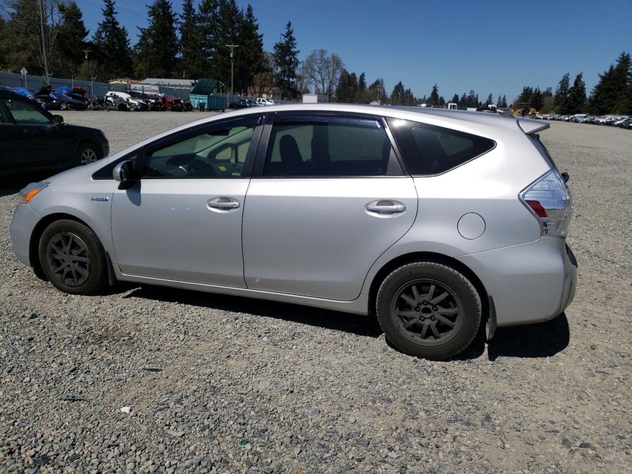 JTDZN3EUXEJ012499 2014 Toyota Prius V