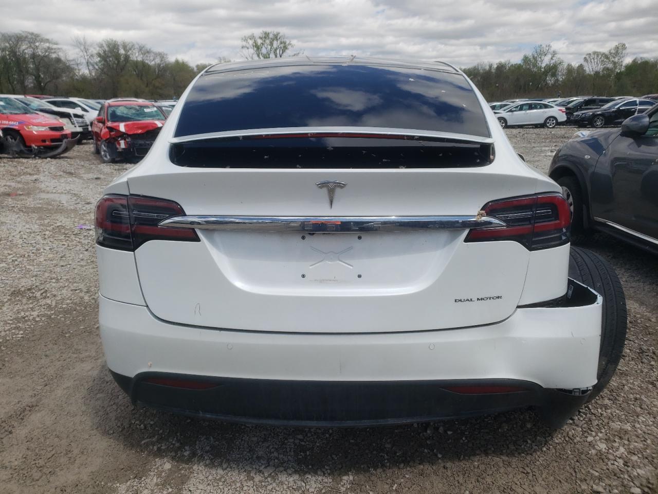 TESLA MODEL X