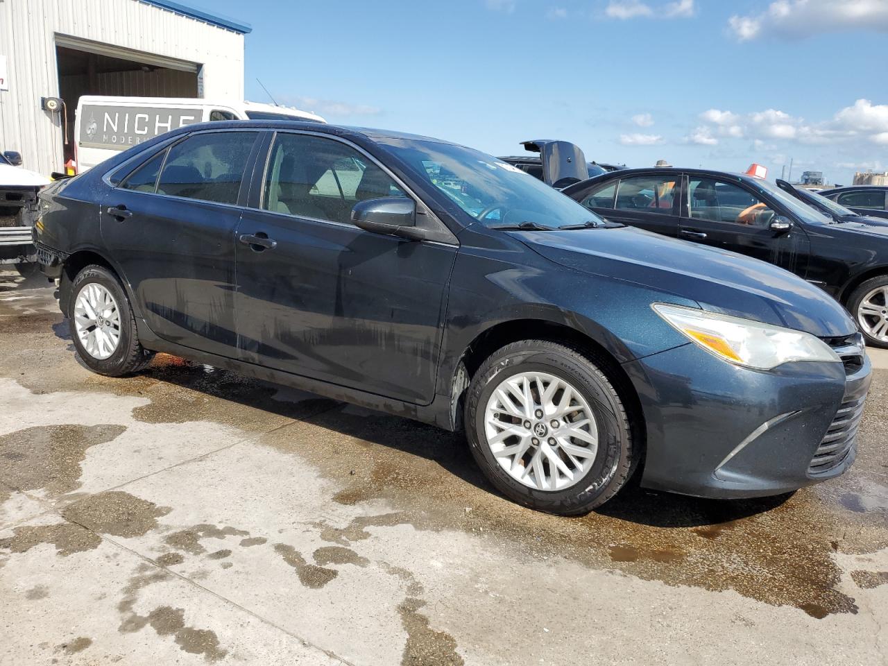 2016 Toyota Camry Le vin: 4T4BF1FK5GR524061