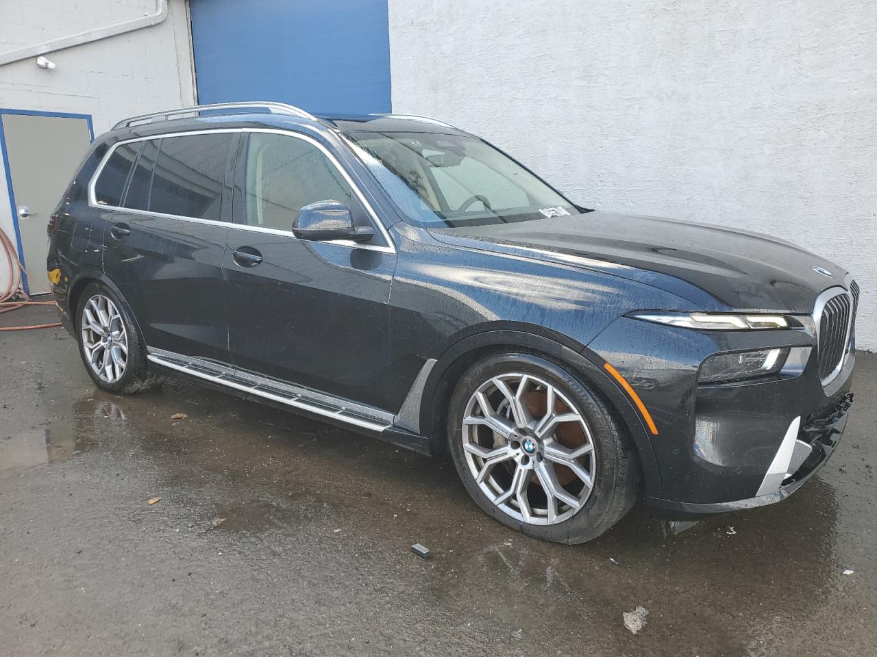 2023 BMW X7 xDrive40I vin: 5UX23EM02P9R20160