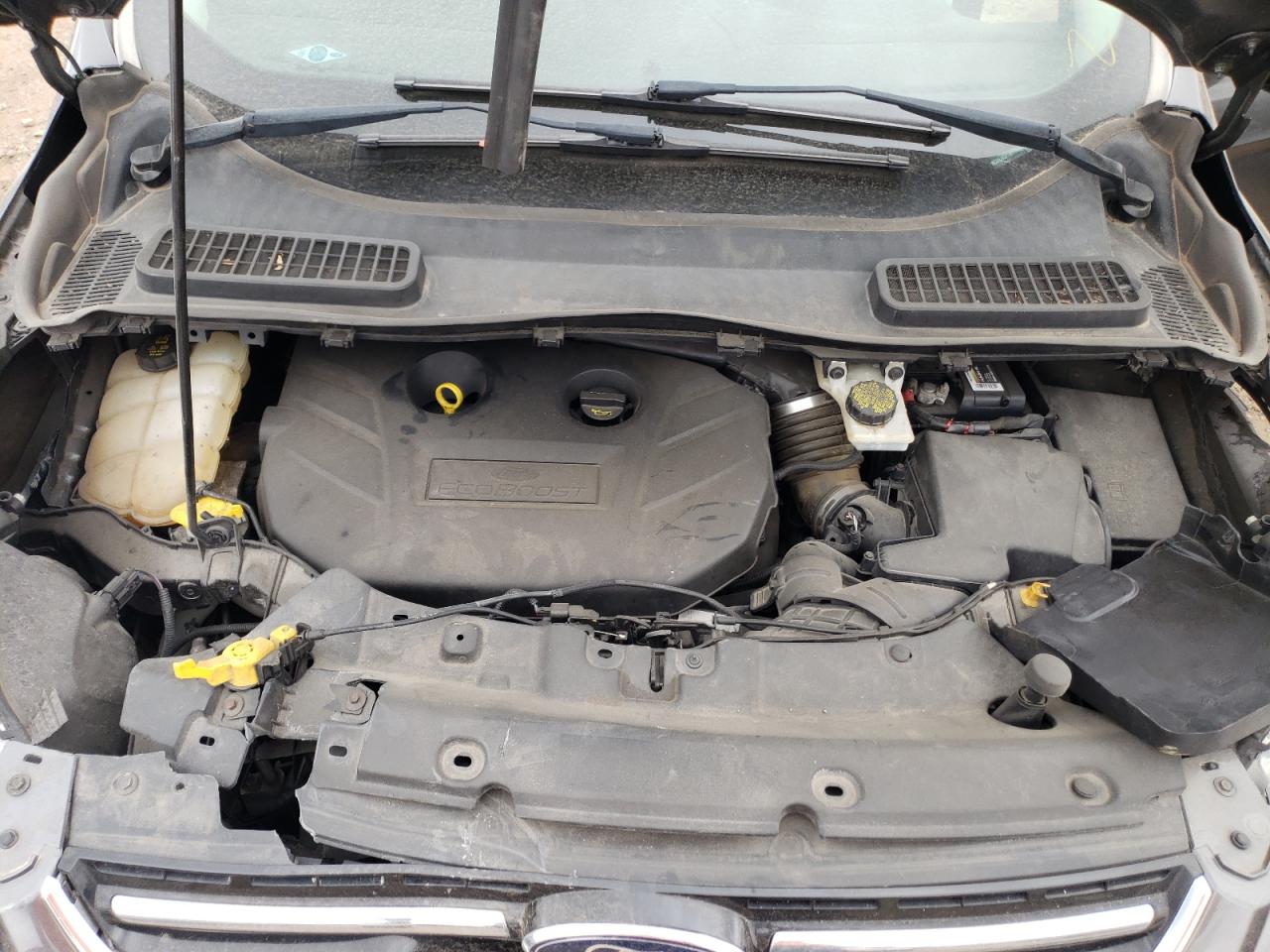 1FMCU9J95FUB01325 2015 Ford Escape Titanium