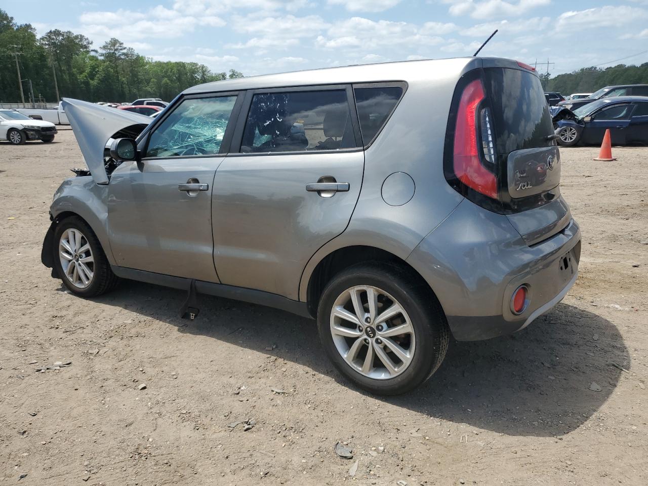 KNDJP3A56K7633396 2019 Kia Soul +