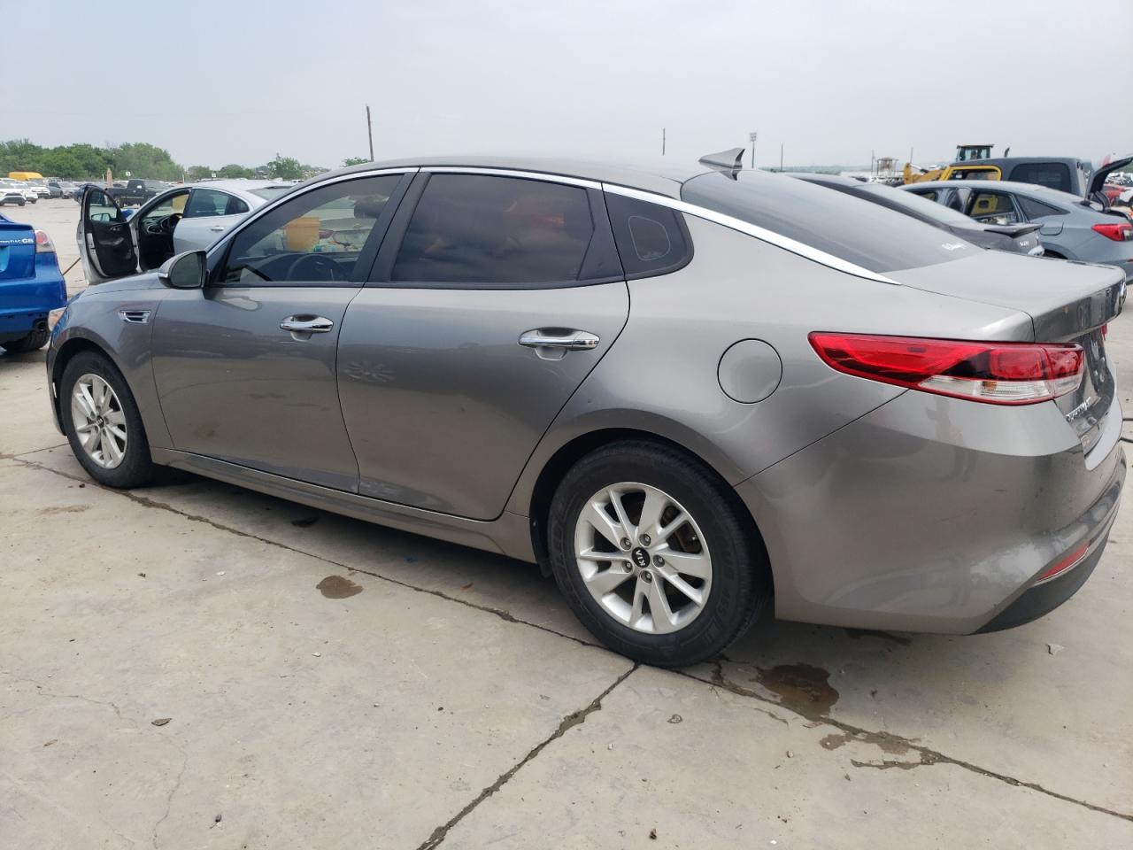 5XXGT4L32JG227290 2018 Kia Optima Lx