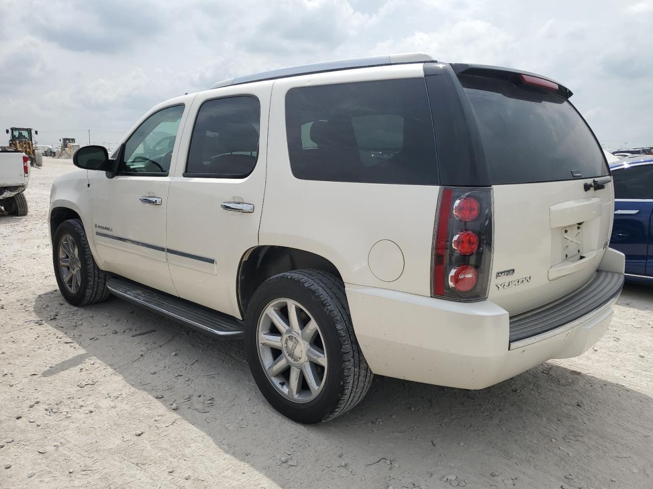 Lot #2492312180 2009 GMC YUKON DENA