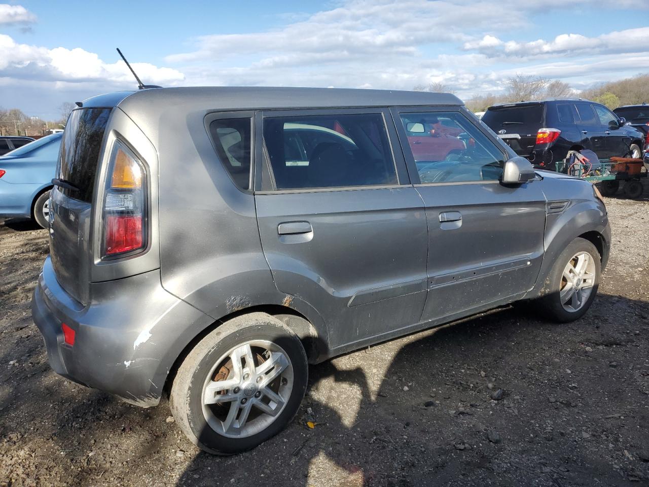 KNDJT2A25A7139394 2010 Kia Soul +