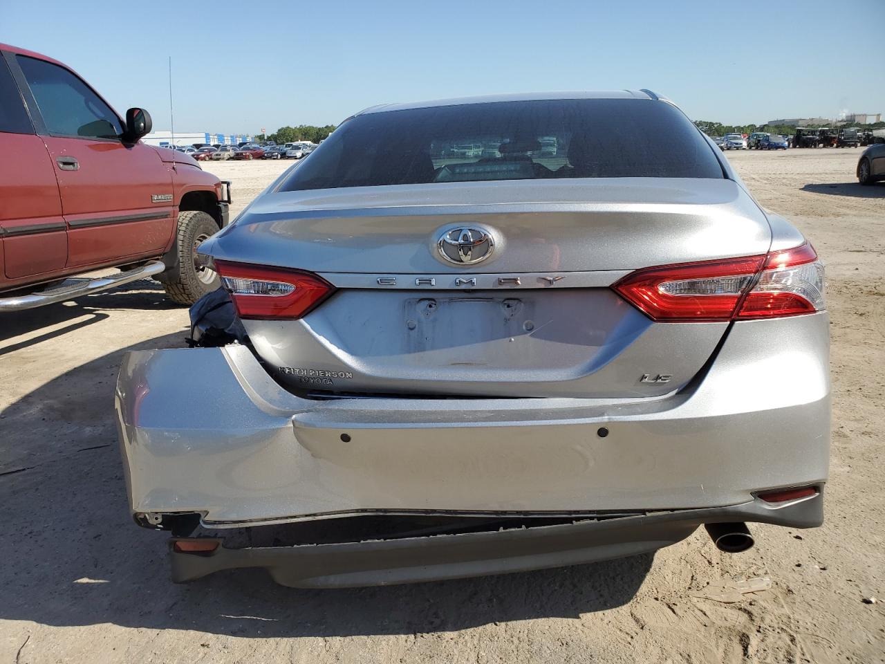 4T1B11HK4JU092351 2018 Toyota Camry L