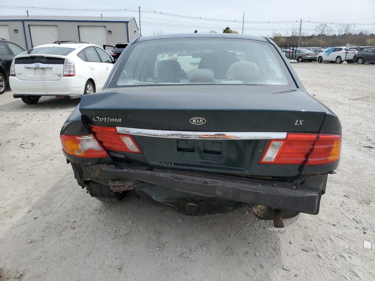 KNAGD126525138842 2002 Kia Optima Magentis