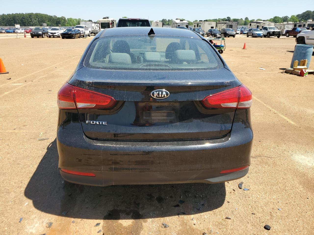 3KPFL4A78JE213789 2018 Kia Forte Lx