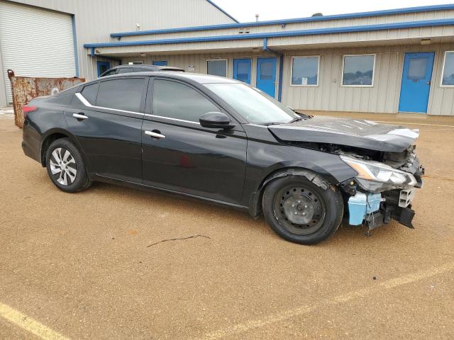 2019 Nissan Altima - Image 4