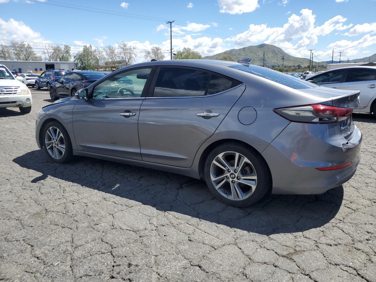 2017 Hyundai Elantra Se vin: KMHD84LF4HU185963