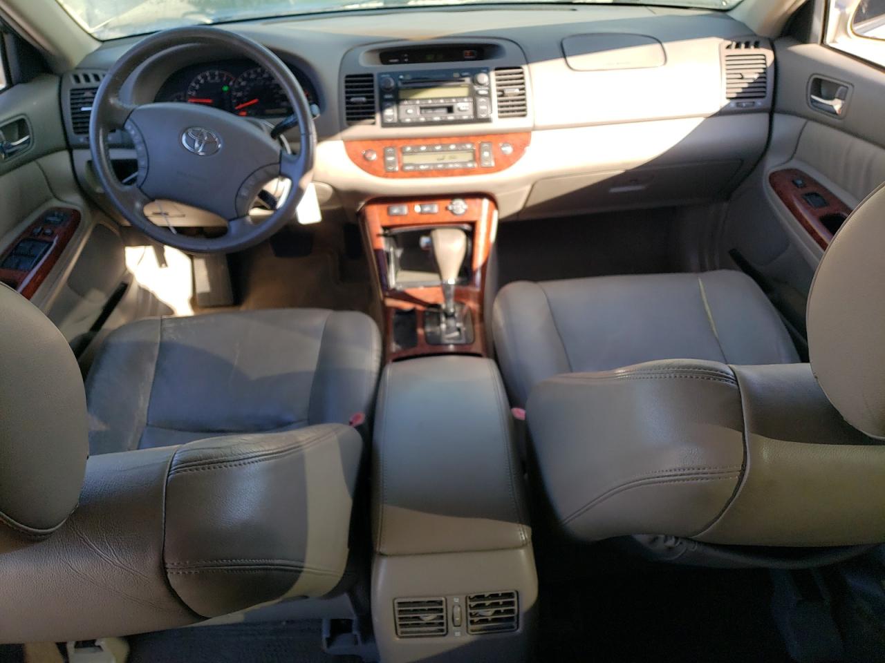 JTDBF30K450161954 2005 Toyota Camry Le