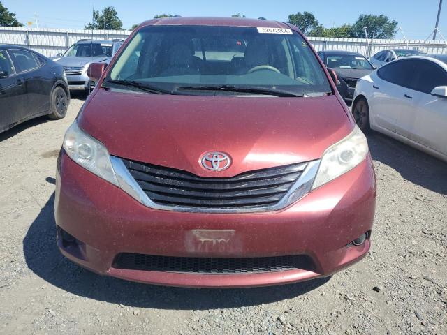 Lot #2501144230 2012 TOYOTA SIENNA LE salvage car