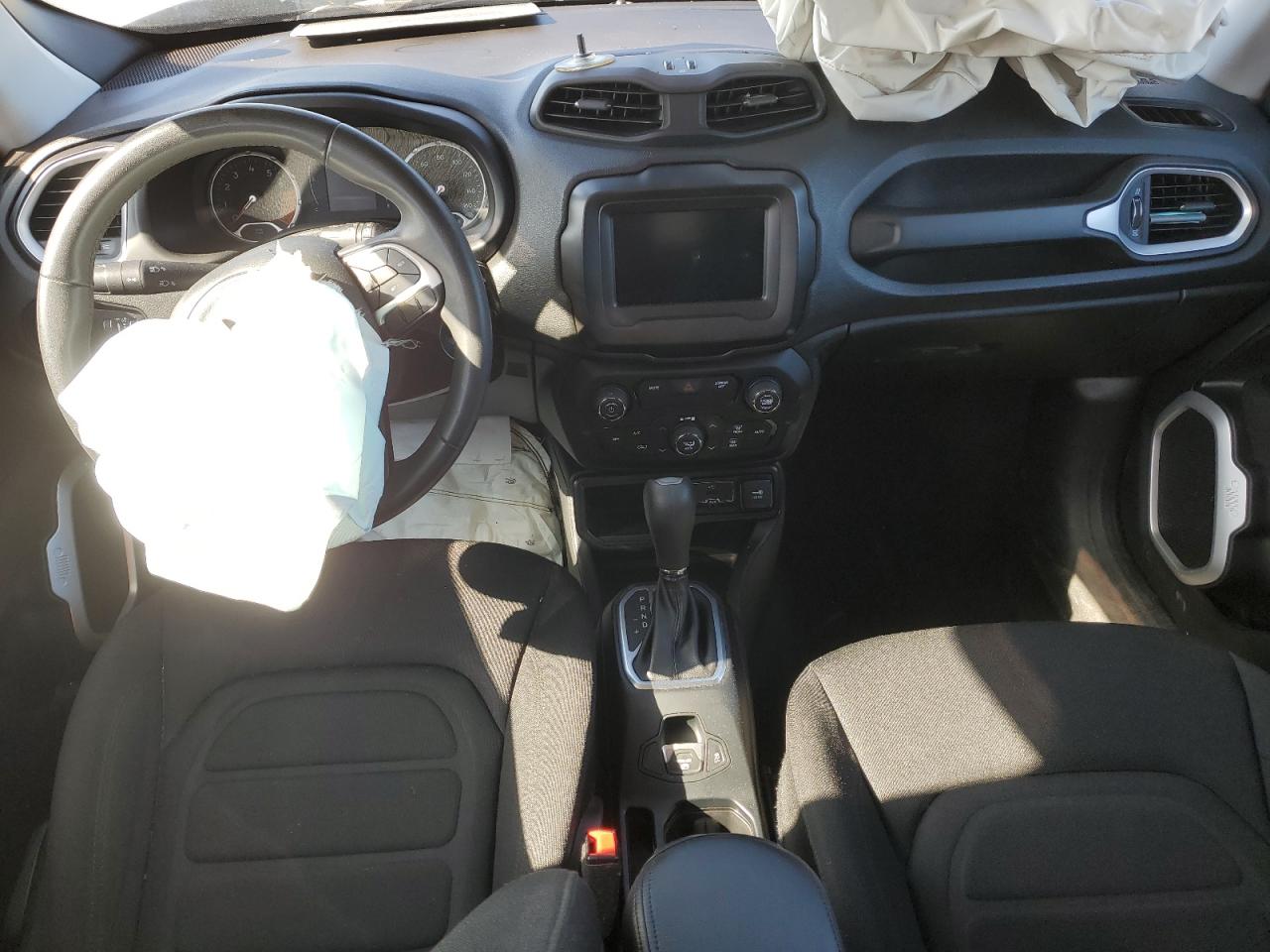 ZACNJABB1KPK90329 2019 Jeep Renegade Latitude