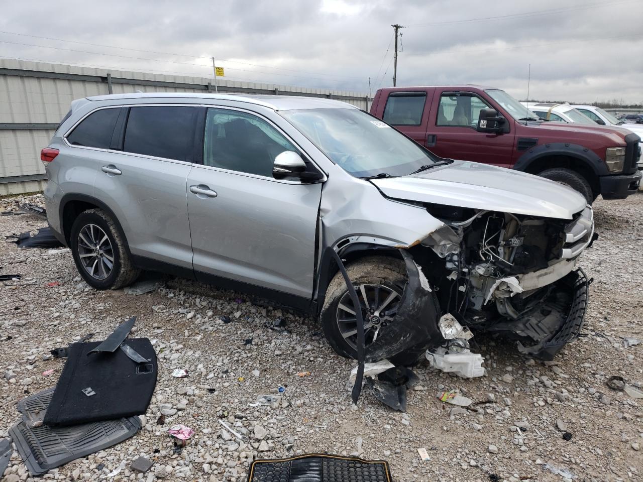 5TDKZRFH9KS558610 2019 Toyota Highlander Se