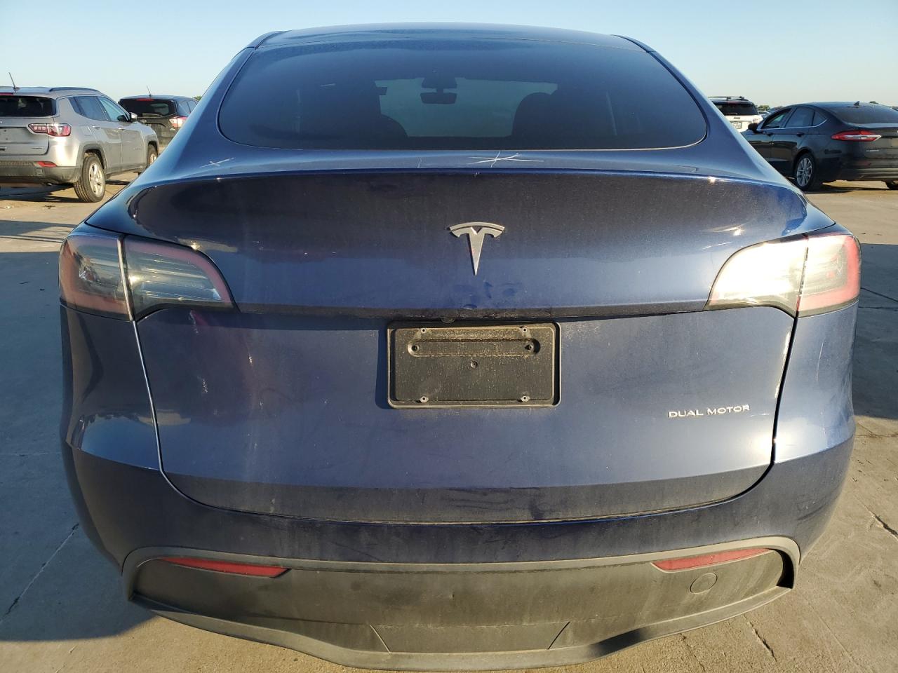 7SAYGAEE4PF704032 2023 Tesla Model Y