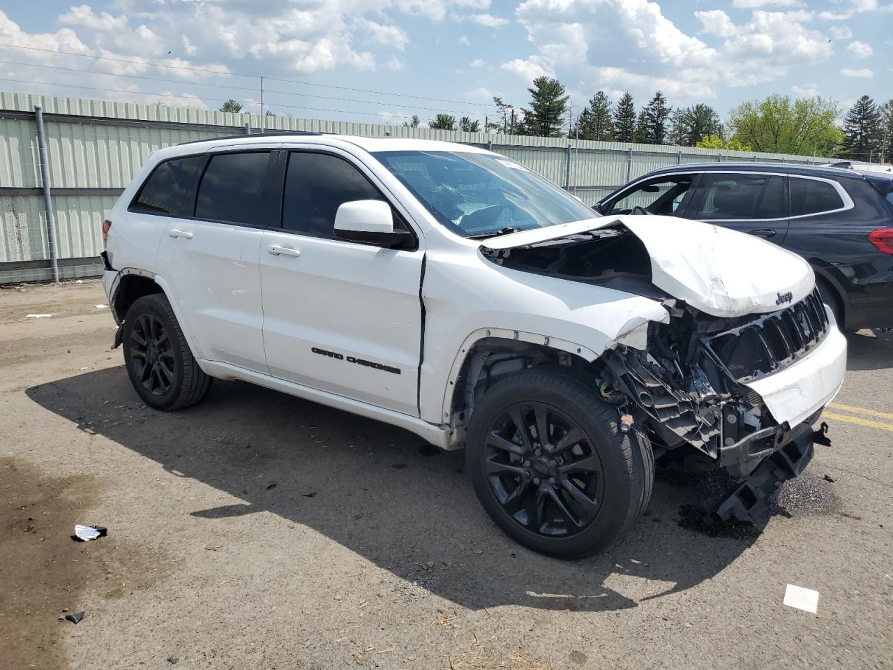 1C4RJFAG8HC767821 2017 Jeep Grand Cherokee Laredo