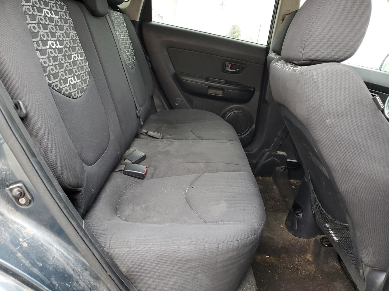 KNDJT2A22B7231130 2011 Kia Soul +