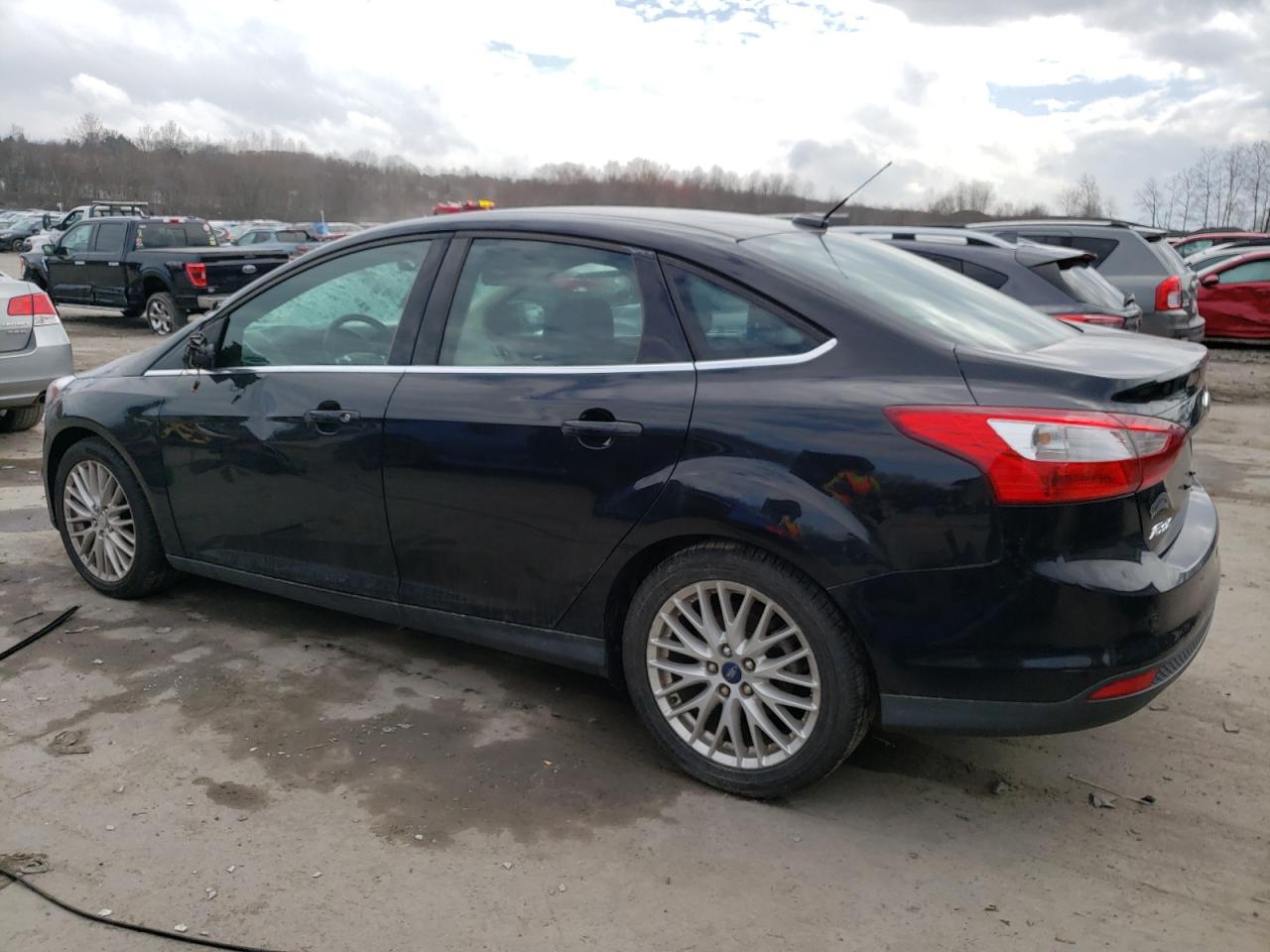 1FAHP3H22CL393966 2012 Ford Focus Sel