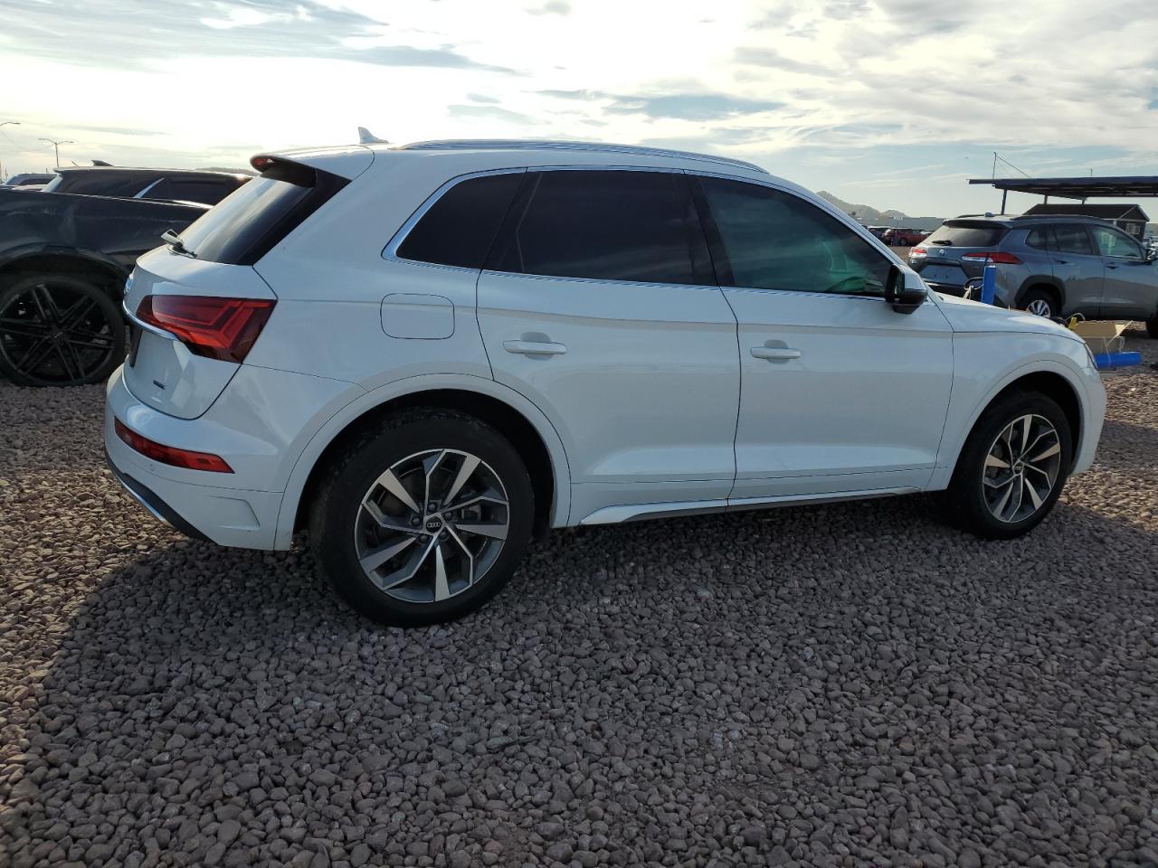 WA1AAAFY8M2032378 2021 Audi Q5 Premium