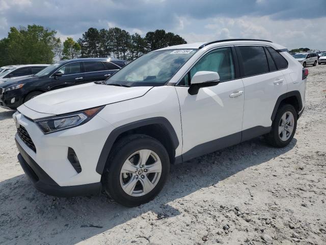 Lot #2501463990 2021 TOYOTA RAV4 XLE salvage car