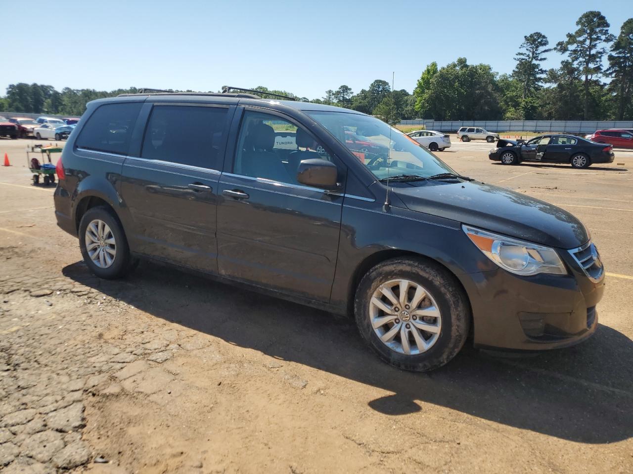 2C4RVABG9CR393399 2012 Volkswagen Routan Se