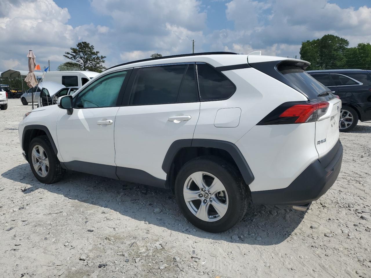 2T3W1RFV8MC161584 2021 Toyota Rav4 Xle