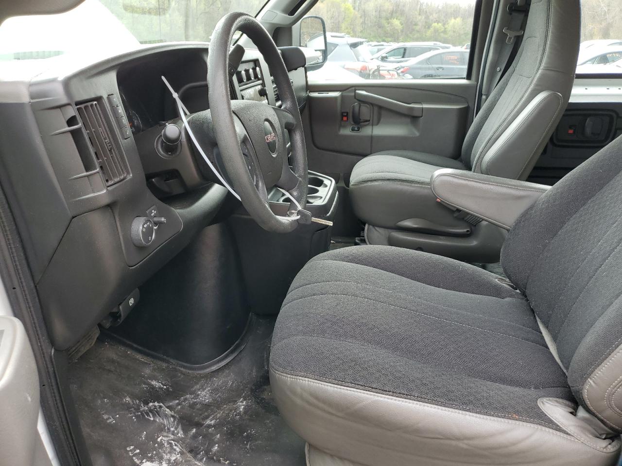 1GTW7AFG3J1902136 2018 GMC Savana G2500