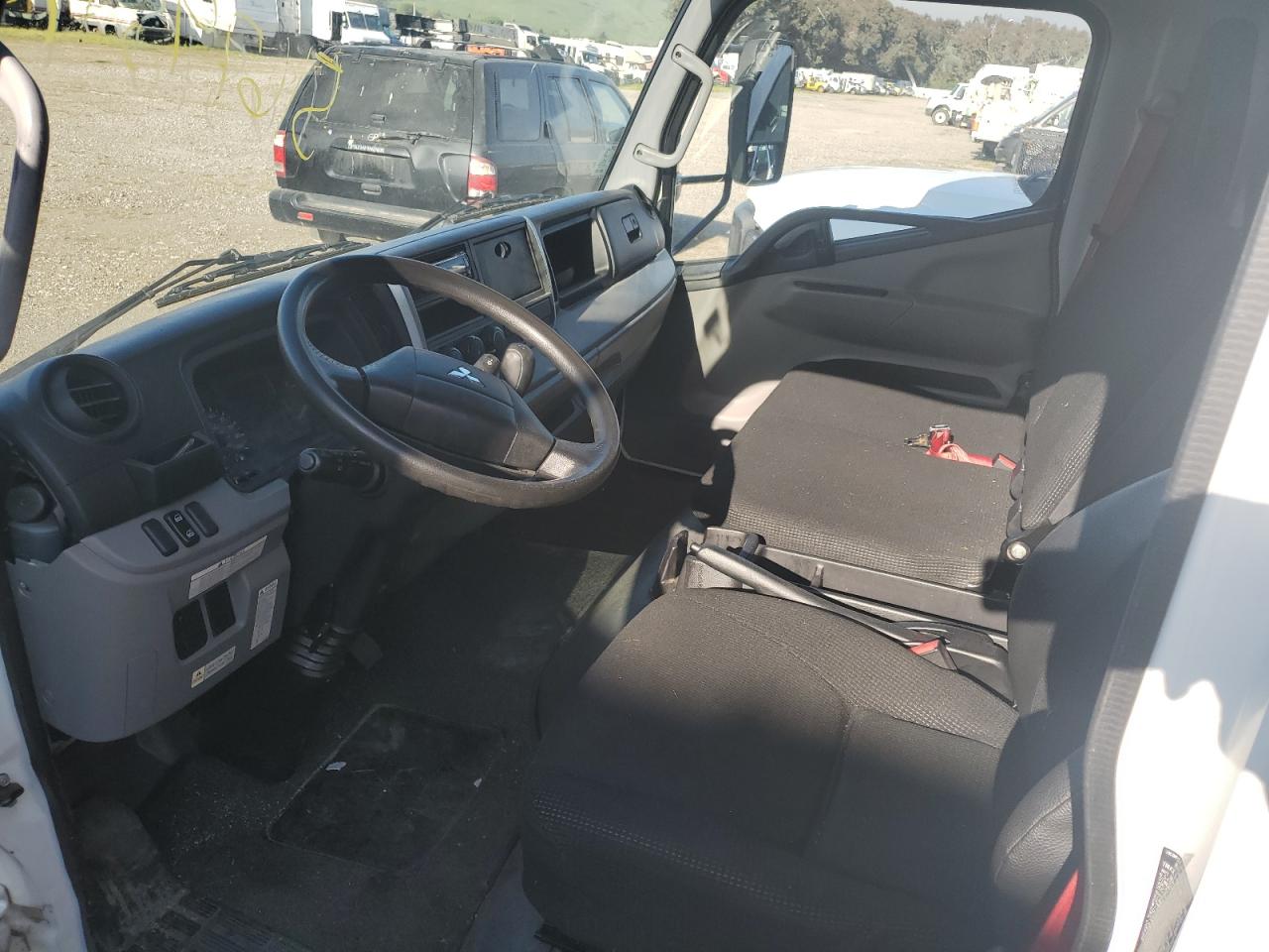 JL6CRH1A2JK002709 2018 Mitsubishi Fuso Truck Of America Inc Fe Fec92S