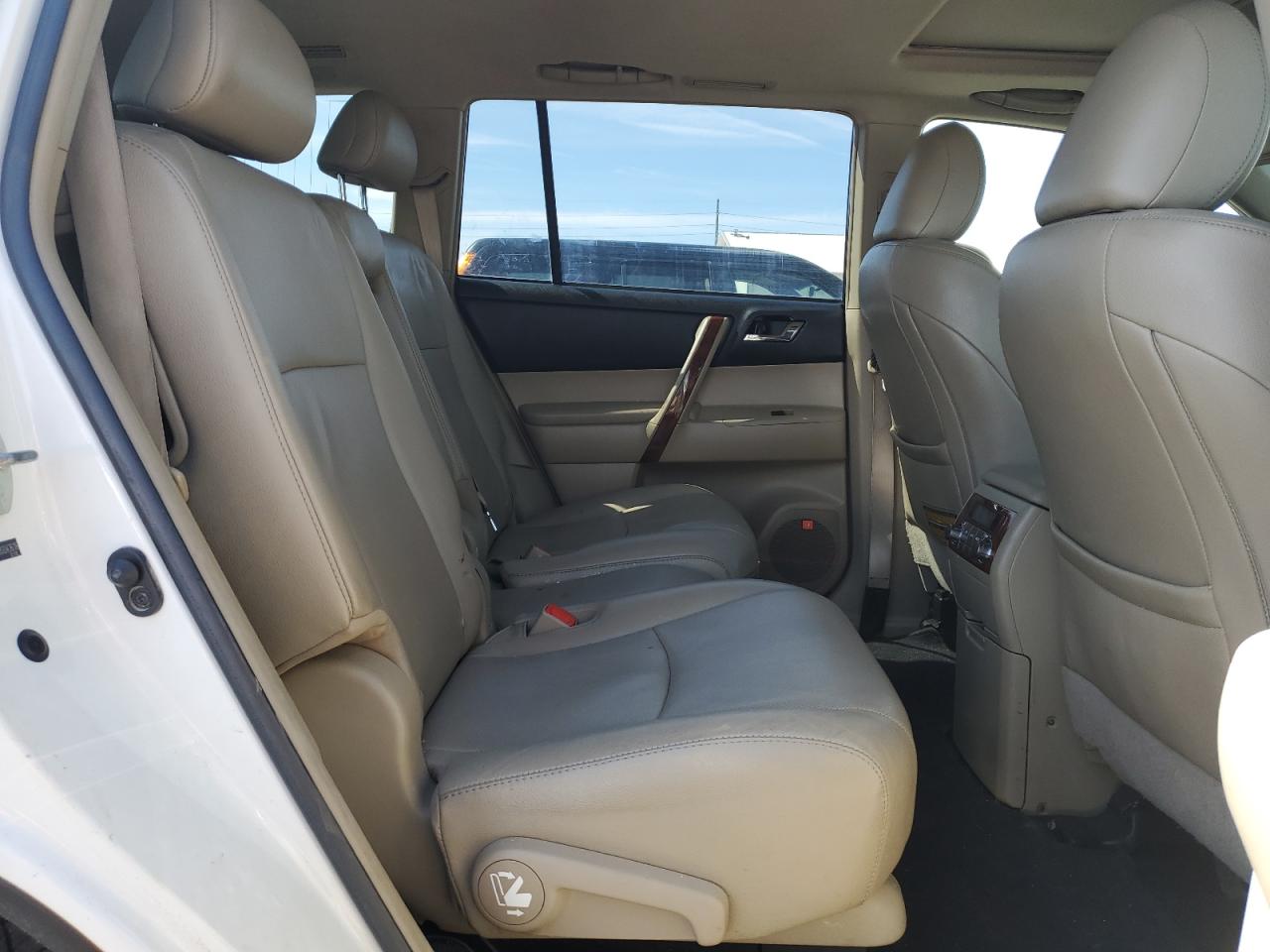 5TDDK3EH9BS043618 2011 Toyota Highlander Limited