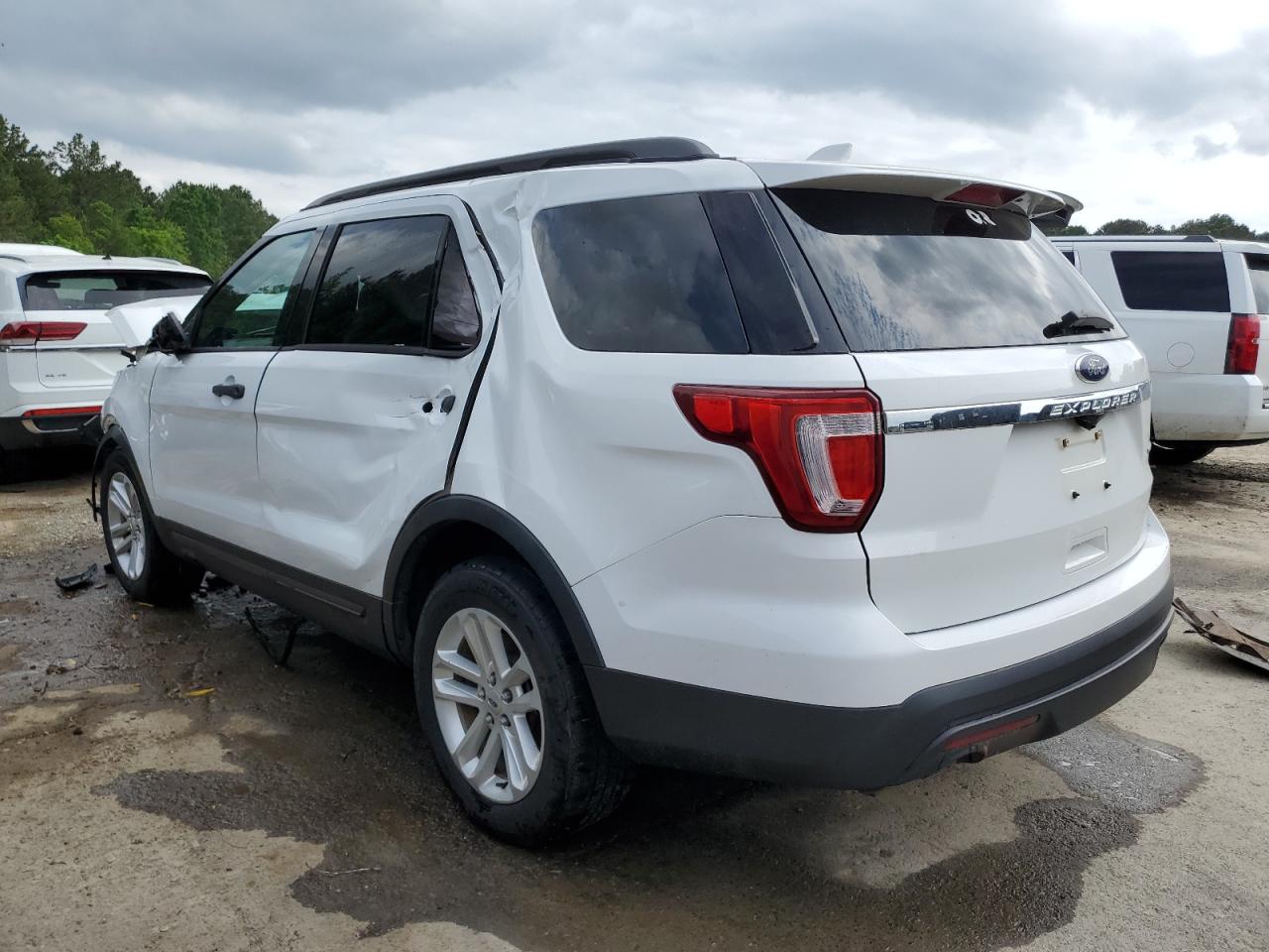 2016 Ford Explorer vin: 1FM5K7B89GGB15589